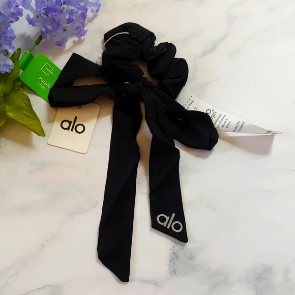 ALO Yoga | Hair | Alo Yoga Bow Hair Tie Scrunchie Love Knot  display picture 2